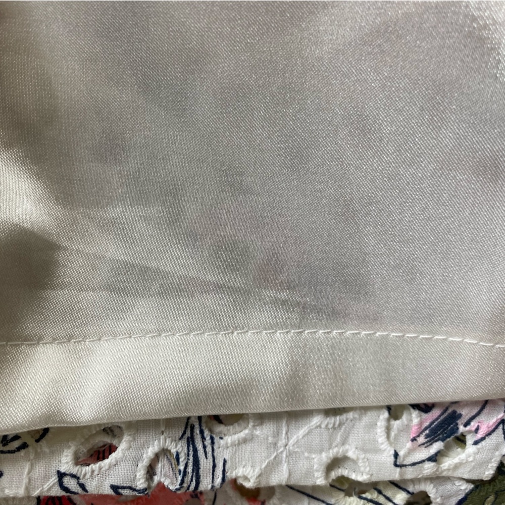 Ann Taylor women’s skirt.  Size 4.  Used - Picture 7 of 9